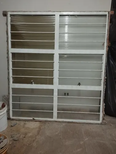 Janela basculante 1,60 x 1,80