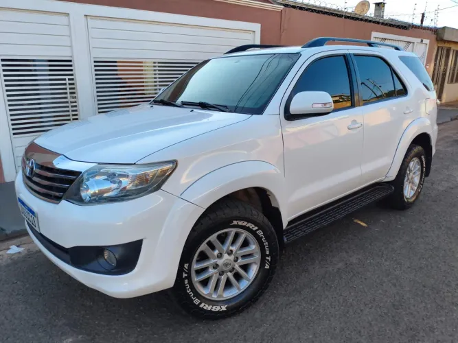 Toyota Hilux SW4 SR 4X2 2.7/ 2.7 Flex 16V Aut. 2015
