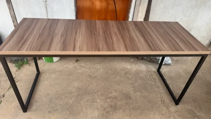 Mesa industrial em MDF