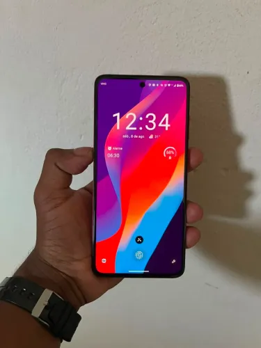 Moto G84 5G 256GB / 8GB RAM, cor Viva Magenta, aparelho extremamente conservado.