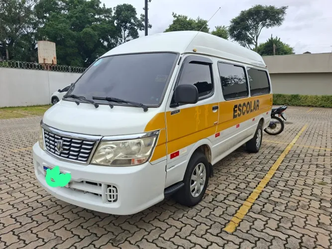 Jinbei Topic Escolar SL 2.2 8V/ 2.0 16V 4P 2010