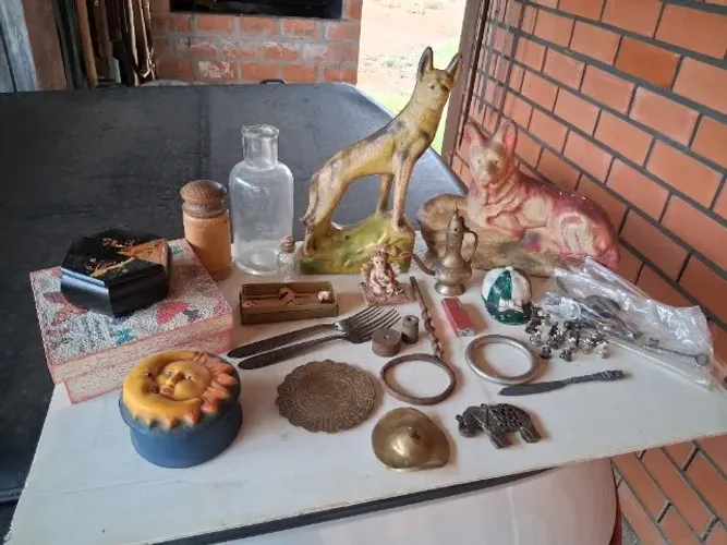 Lotão de antiguidades "fundo de gaveta"