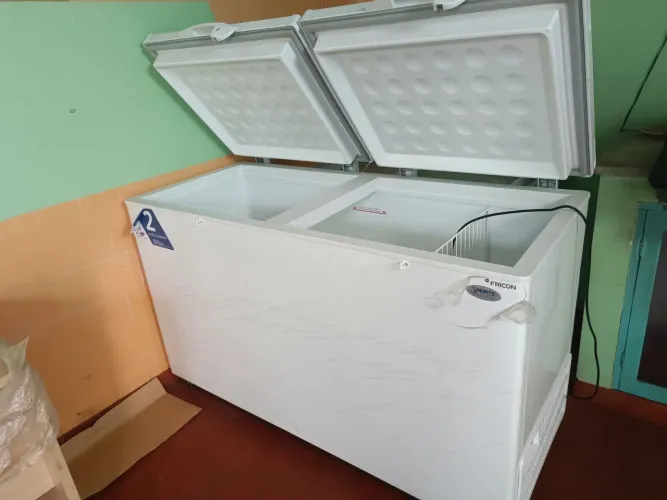 Vendo Freezer semi novo horizontal 503 LT 127v