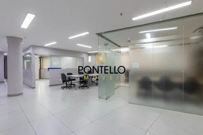 Conjunto de salas comerciais 204 m² 5 banheiros e 4 vagas no Vila da Serra