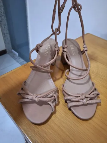 Sandália Arezzo Amarração Nude