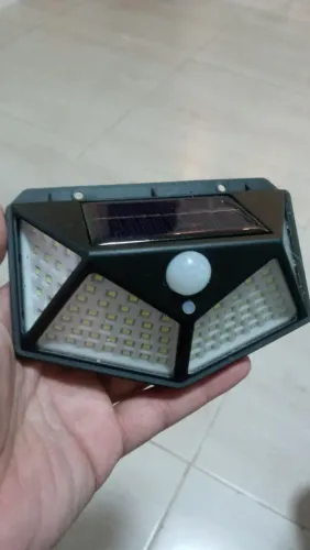 Luminária Com sensor de presença Solar