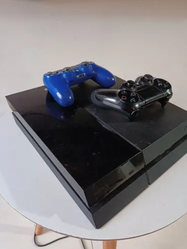Playstation 4 Fat + Dois Controles Originais