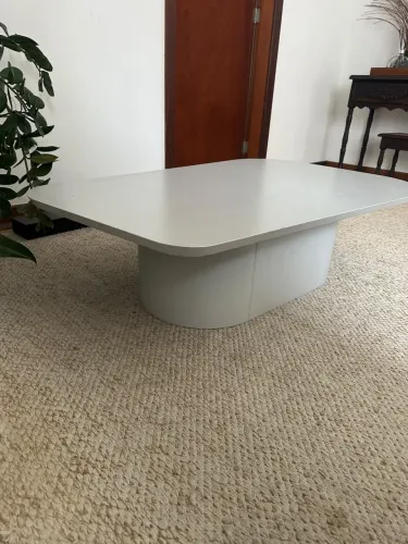 Mesa de Centro Orgânica - Cinza
