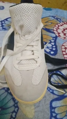 Sapato novo uma nuca usando 200