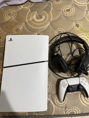 PS5 825 GB DIGITAL