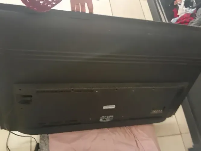 Tv TCL 49 polegadas com defeito
