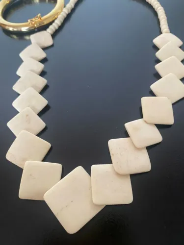 Colar Longo em Osso