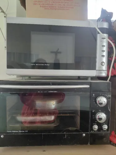 Vendo forno e micro-ondas para retirada de peças