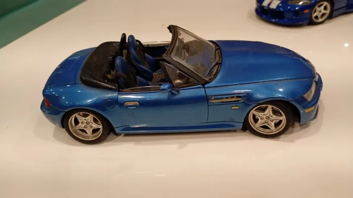 Lote de miniaturas: 5 miniaturas 4 escala 1 18 e uma camionete Maisto escala 1 27