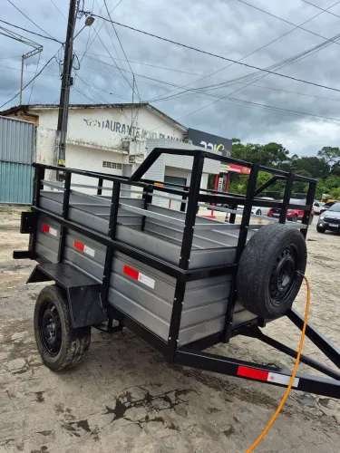 Carretinha reboque seminova