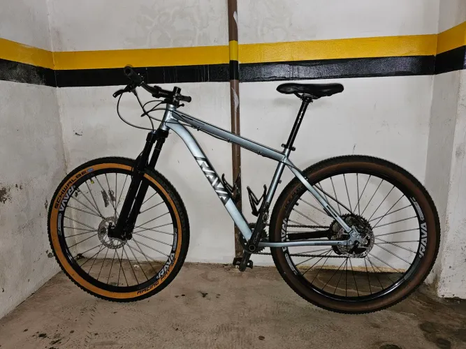 Bicicleta rava aro 29 bem equipada 
