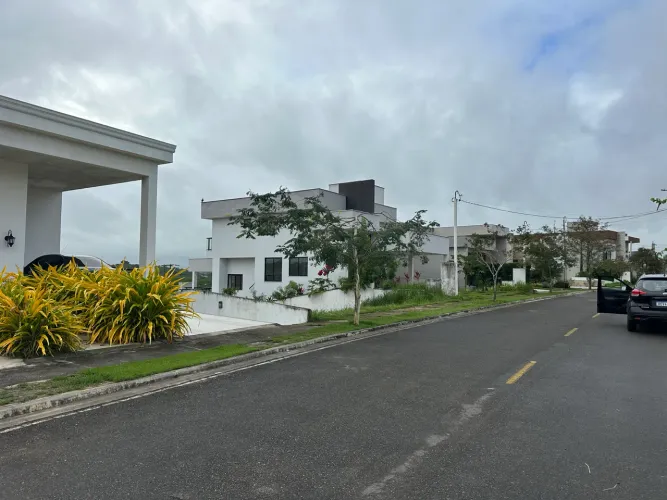 Vendo terreno no condomínio bela vista, em Cruz das almas .