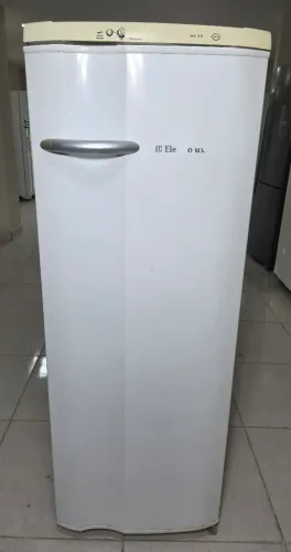 Geladeira Electrolux Cycle Defrost 263L