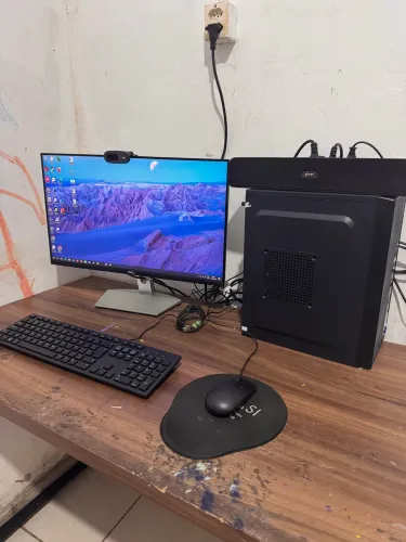 Computador de mesa Completo e monitor de 24p da Dell ótimo para trabalhar