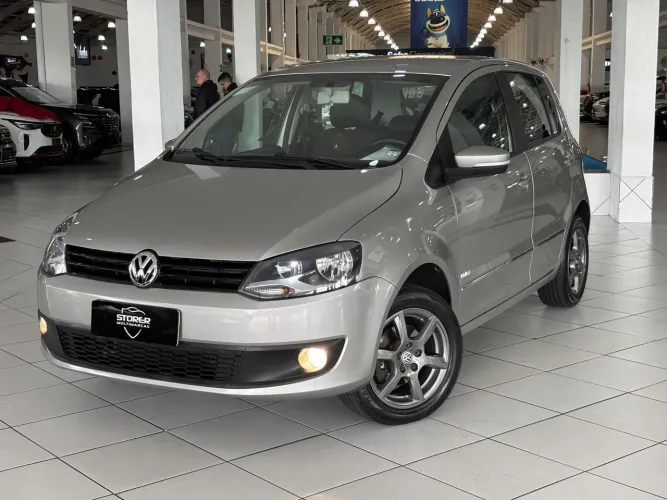 Volkswagen Fox 1.6 MI Total Flex 8V 5P 2013