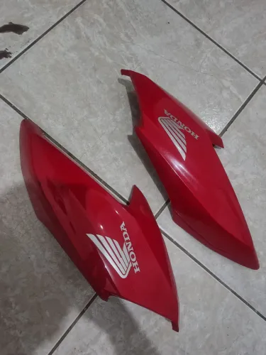 VENDO PAR DE ASAS DA FAN 2024 VERMELHA 