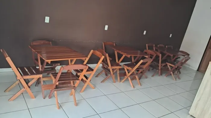 Mesas de madeira & cadeiras de madeira p) restaurante, lanchonete...5 jogos