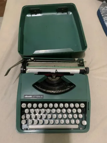 Vende se ! Máquina de digitar 1000 reais 