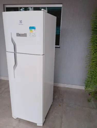 Geladeira Electrolux frost free 371 litros