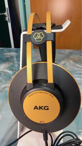 Fone de ouvido - AKG K92 de estúdio - IMPECÁVEL E IMPERDÍVEL!!