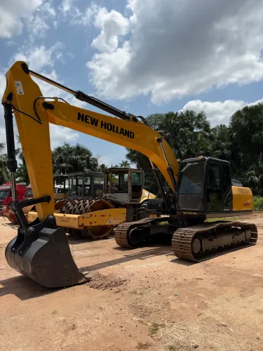 New Holland E 215C EVO 