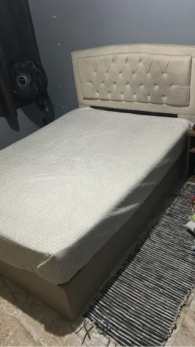Cama casal com colchão e box bipartido
