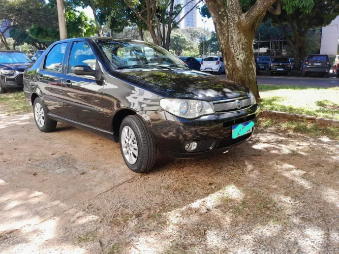 Fiat Siena HLX 1.8 MPI Flex 8V 4P 2005