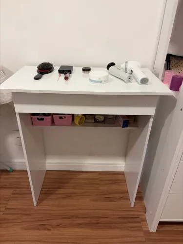 Escrivaninha para quarto/escritório  