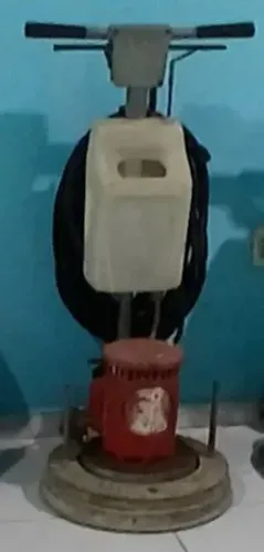 maquina de lavar pisos