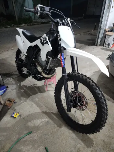 Moto de trilha XRE 300 Preparada 352cc - Roupa CRF