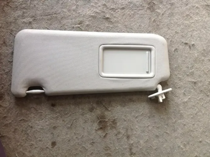 Quebra Sol Esquerdo Rav4 2015