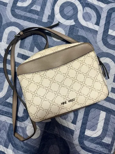 Bolsa de ombro branca nine west