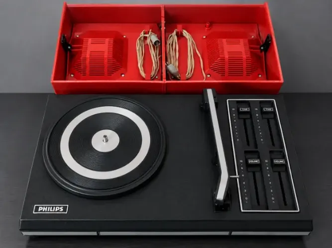 PHILIPS GF 623 - VITROLA / TOCA-DISCOS ESTÉREO COM CAIXAS ACÚSTICAS Patrocinado