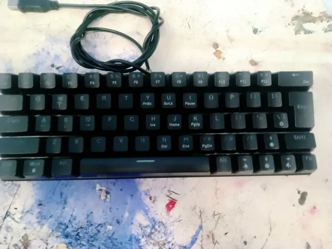 Teclado mecânico 60%