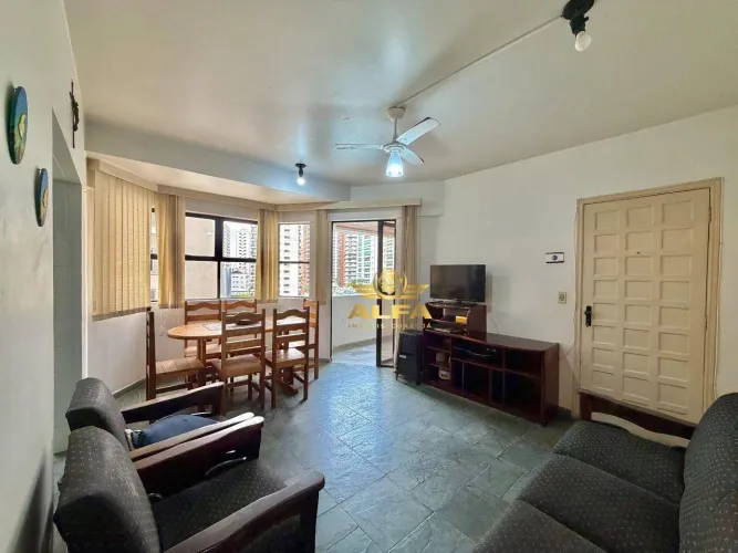 Apartamento com sacada e lazer na Praia das Astúrias Alfa Imóveis Guarujá