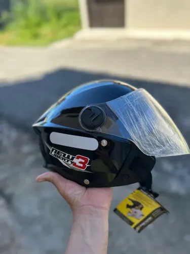 Capacete aberto 