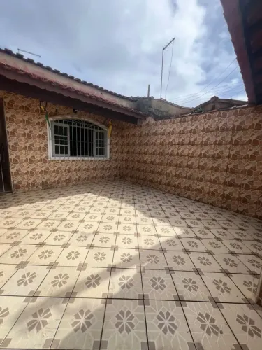 Casa no bairro Jardim Santana em Mongaguá, no litoral sul de São Paulo