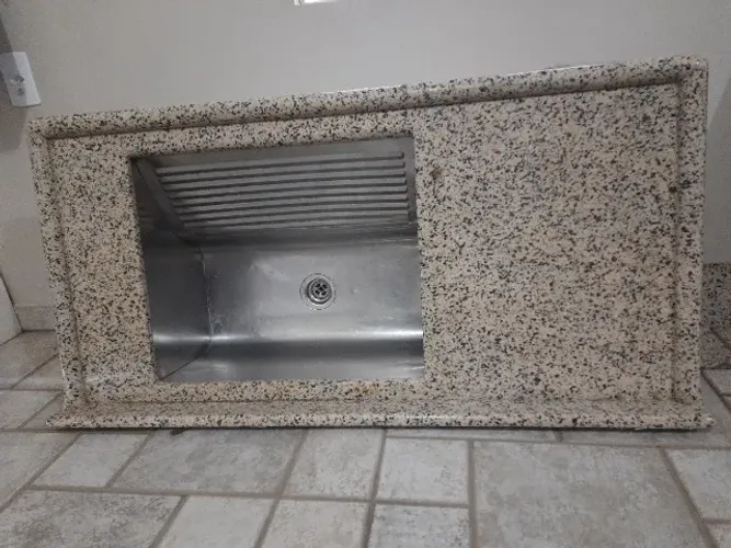 Bancada de tanque de lavar roupa