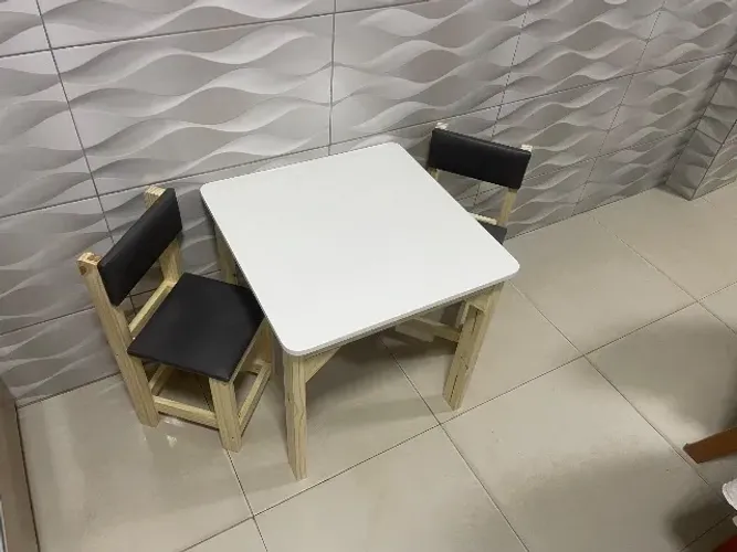 Mesa infantil para criança até 8 anos