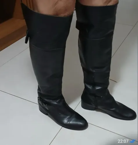 Bota de couro legítimo