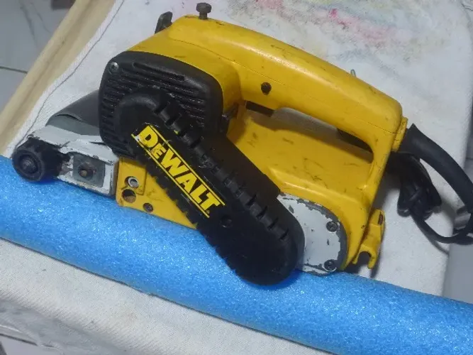 LIXADEIRA DE CINTA DEWALT MOD.DW430,35,120V