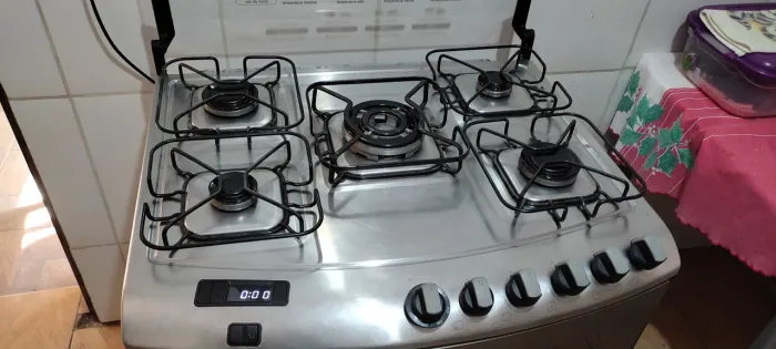 Fogão Brastemp de inox 5 bocas