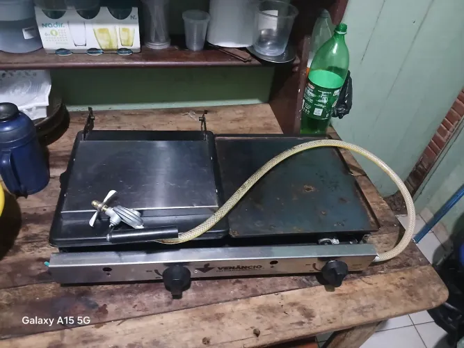 Vende se chapeira 