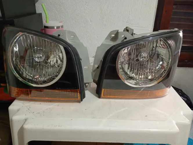 Farol modelo Kia bongo k2700