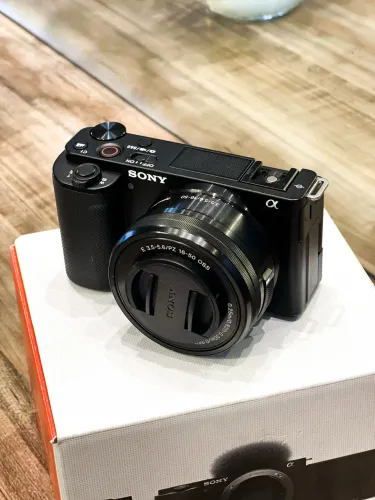 Câmera Sony ZV-E10 + Lente 16-50mm